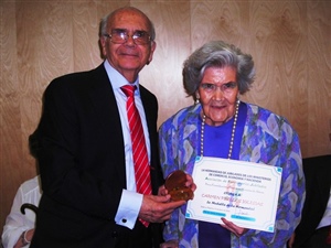 2.Medalla a Carmen Pinillos